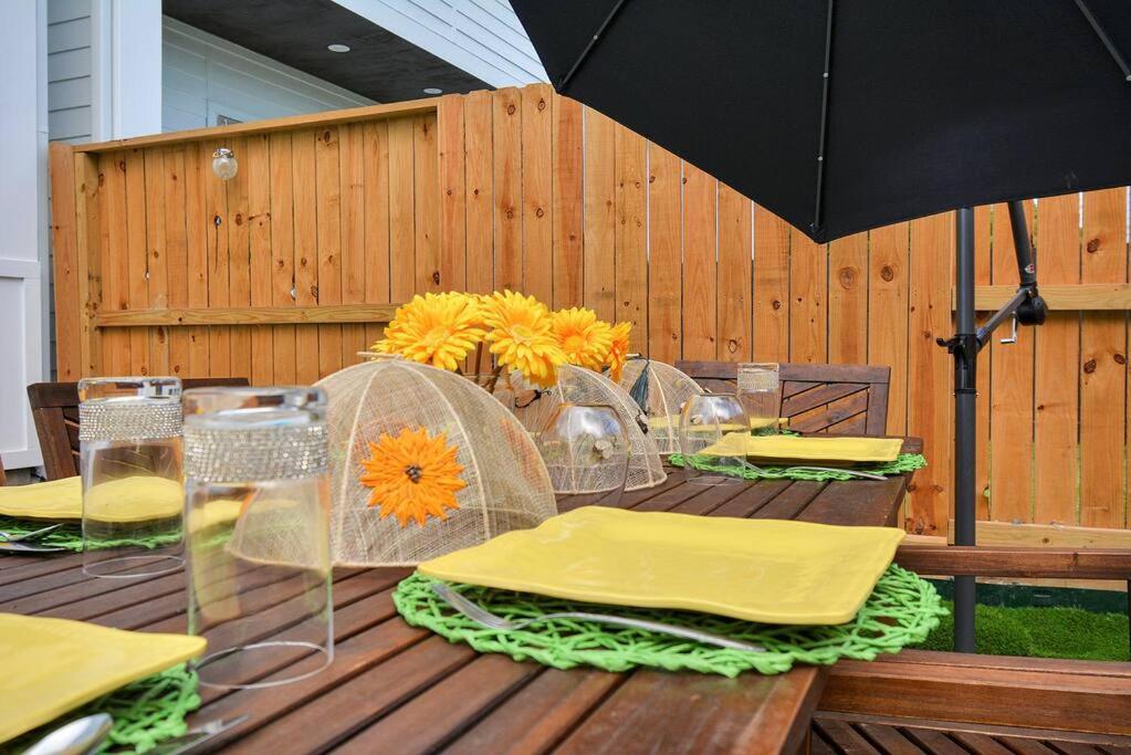 Blissful Getaway Home With Hot Tub & Backyard Near Downtown Houston Eksteriør billede