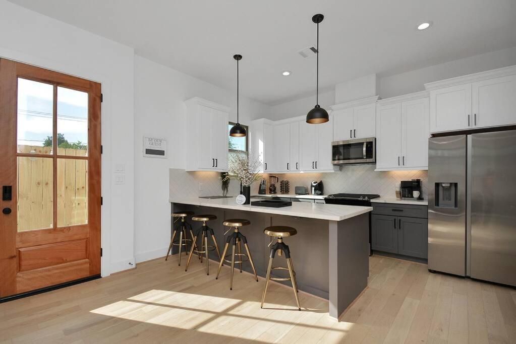 Blissful Getaway Home With Hot Tub & Backyard Near Downtown Houston Eksteriør billede