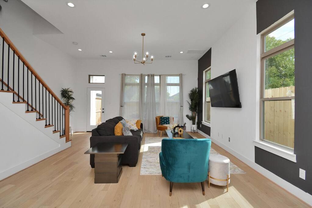 Blissful Getaway Home With Hot Tub & Backyard Near Downtown Houston Eksteriør billede