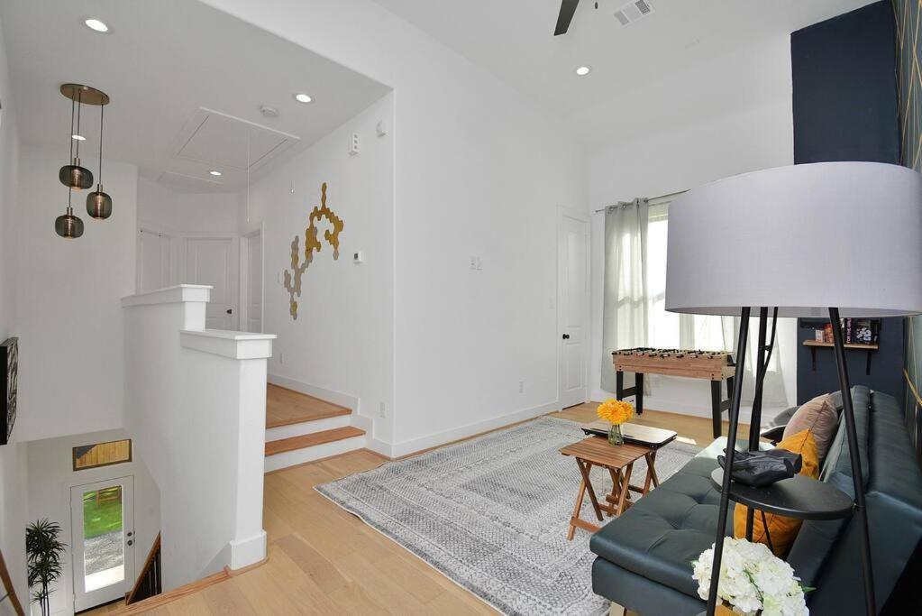 Blissful Getaway Home With Hot Tub & Backyard Near Downtown Houston Eksteriør billede