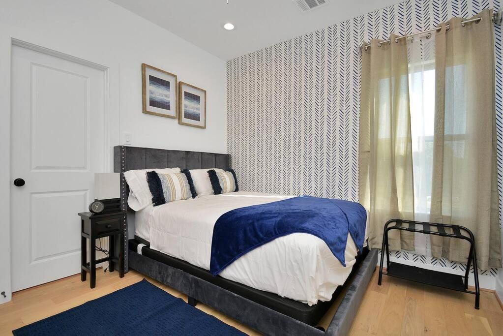 Blissful Getaway Home With Hot Tub & Backyard Near Downtown Houston Eksteriør billede