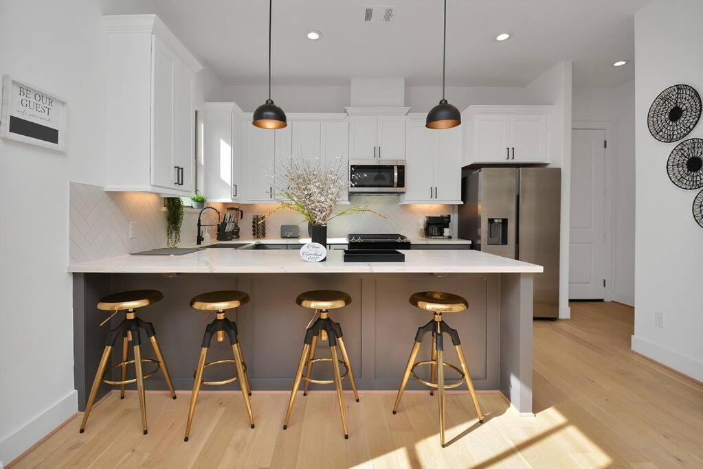 Blissful Getaway Home With Hot Tub & Backyard Near Downtown Houston Eksteriør billede