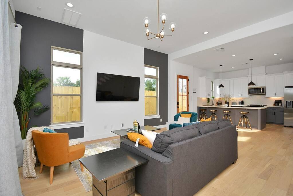 Blissful Getaway Home With Hot Tub & Backyard Near Downtown Houston Eksteriør billede