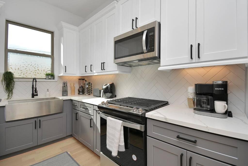 Blissful Getaway Home With Hot Tub & Backyard Near Downtown Houston Eksteriør billede
